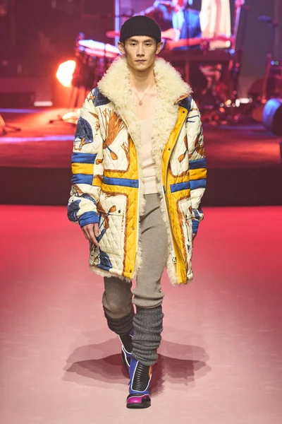 Look 23